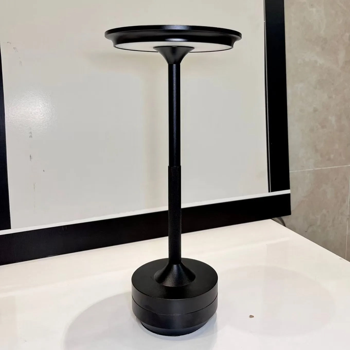 couleur noir lampe de chevet