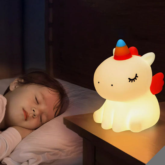 enfant dort paisible chambre veilleuse bebe