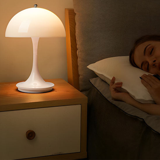 femme dort lumiere douce lampe de chevet