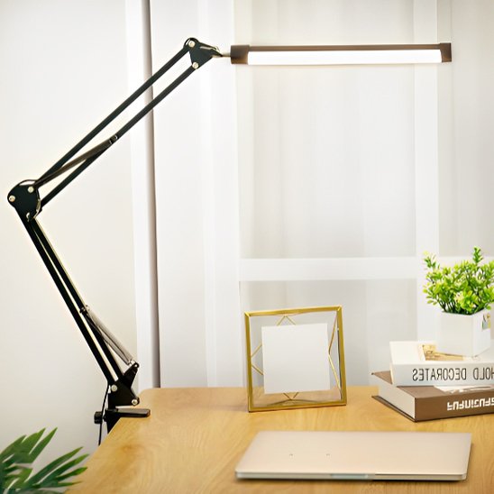 ordinateur espace travail lumiere lampe de bureau design