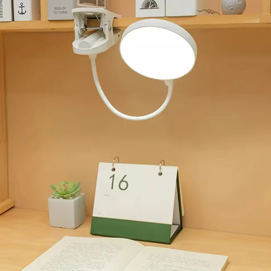 espace clair bien range illumine lampe de bureau a pince