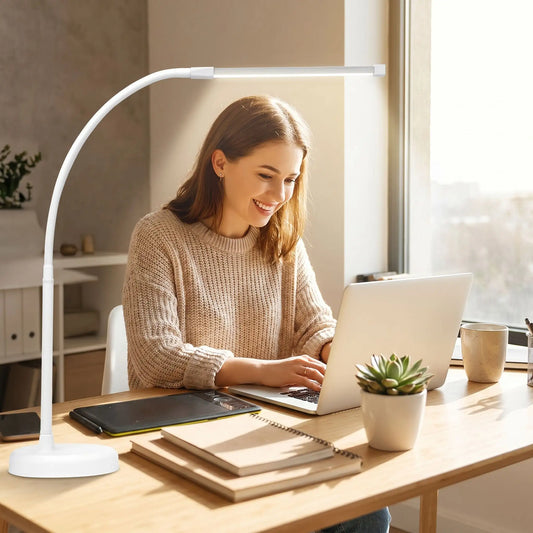 espace travail bien etre lumiere naturelle lampes de bureau led