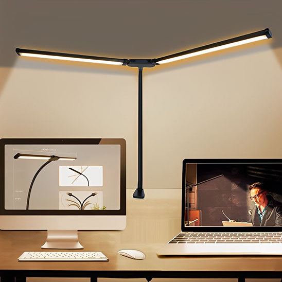 espace travail eclairage large lampe de bureau