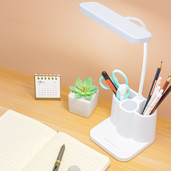 espace travail organise lumineux concentration lampe de bureau ado