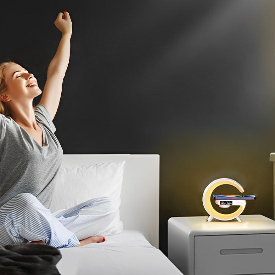 femme heureuse pleine energie lever du jour lampe de chevet