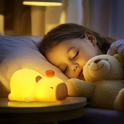 fillette dors apaisee securite nounours chaleur veilleuse bebe