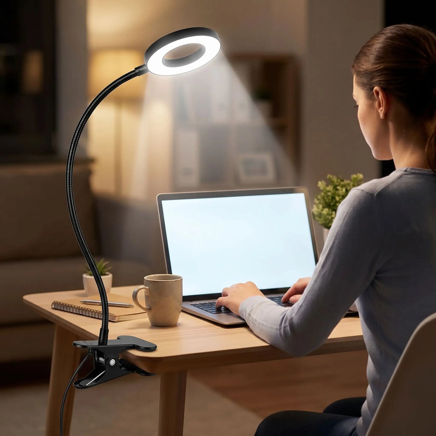 lampe de bureau a pincer femme fixe ordinateur lumiere uniforme
