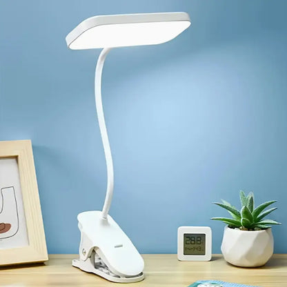 lampe de bureau led lumiere chaude mur bleu espace apaisant