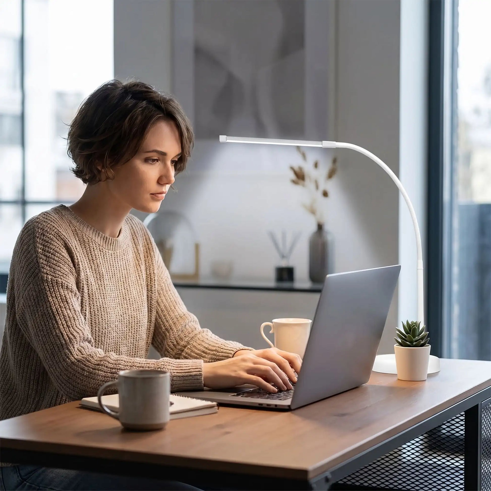 lampes de bureau led base stable femme plongee ordinateur