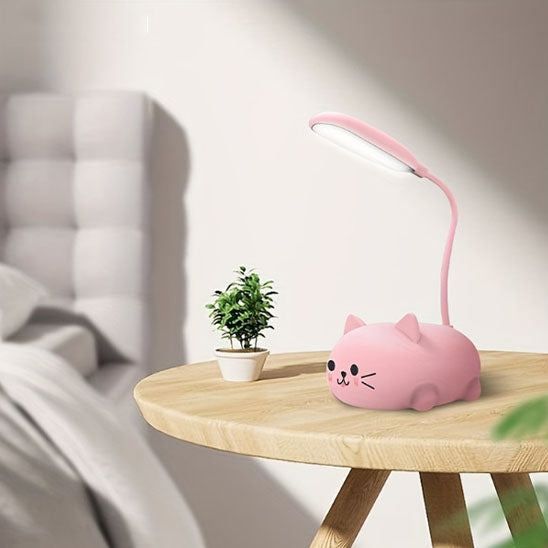 lit plante verte mini table bois lampe de bureau enfant